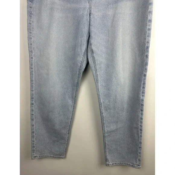American Eagle AE Strigid Mom Jean Light Wash Blue Denim Women's Plus Size 18 - Picture 4 of 11